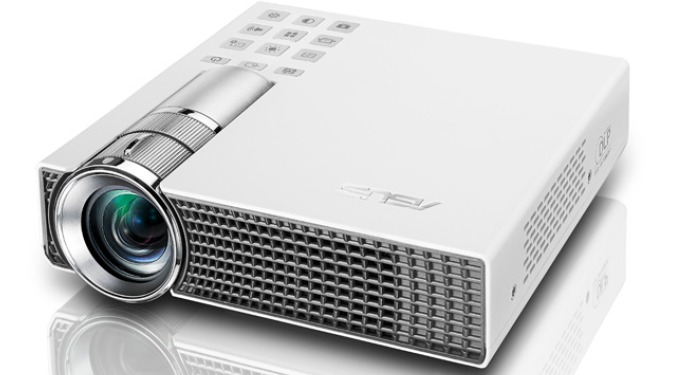 P2B BATTERY POWERED PORTABLE LED PROJECTOR FROM ASUS 61 P2B FRONT 1