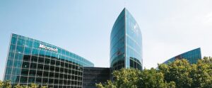 Microsoft announces plans to offer cloud services from the UK