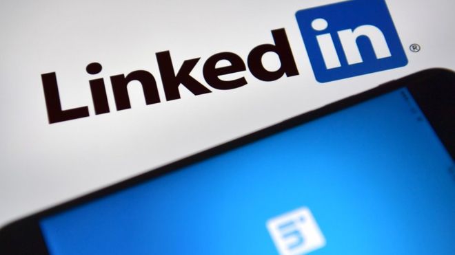 Is Facebook's New Jobs Feature Putting LinkedIn in Danger? 61 Is Facebooks New Jobs Feature Putting LinkedIn in Danger