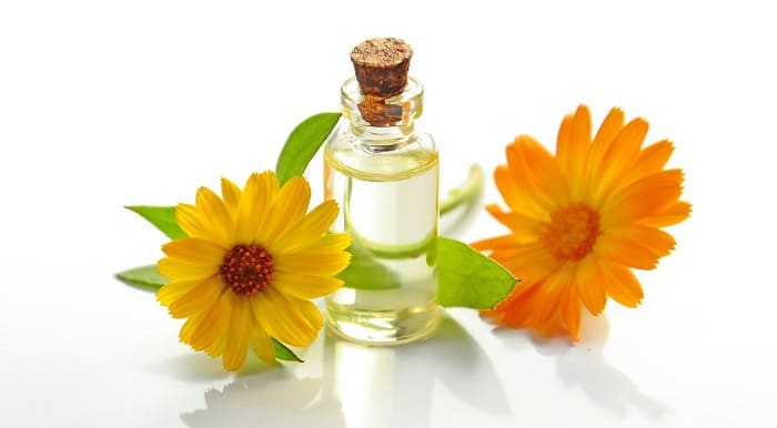 How to Pick a Suitable Essential Oil 67 pexels mareefe 932587 1