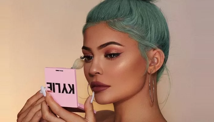 Kylie Jenner - 10 Things You Didn't Know 65 Feature 1 1