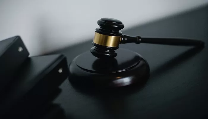 Does It Matter Who Files for Divorce First? 61 The Role of Criminal Law in Policing Corporate Misconduct