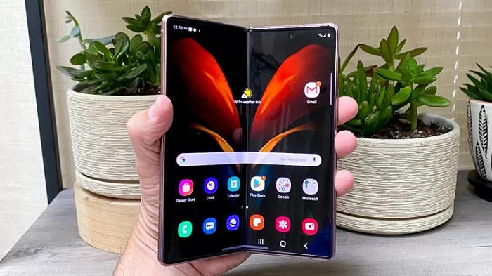 Flip & Fold; Novelty or Branding Opportunity? 61 Flodable Phones