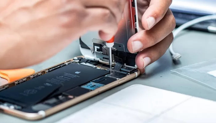 repair-iphone-phone