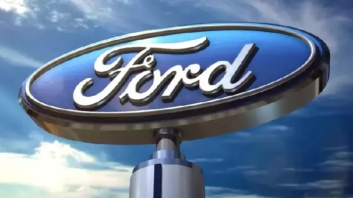 FORD LAUNCHES VIIZR, A TECHNOLOGY BUILT ON SALESFORCE TO HELP SMALL BUSINESSES AND TRADESPEOPLE THRIVE 61 Ford