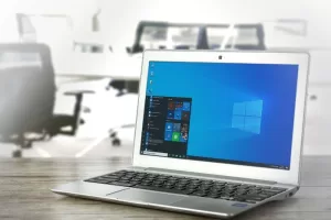 4 Built-in Windows 10 Apps You Should Replace