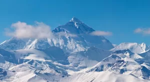 Stanford researchers use hot springs to map where continental plates collide beneath Tibet