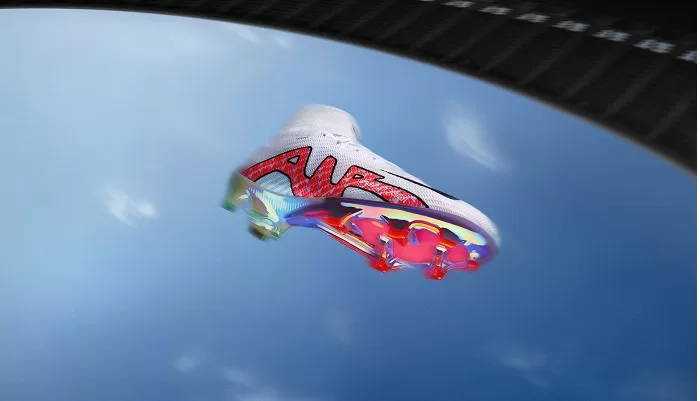 The New Mercurial Brings Zoom Air Designed Uniquely for Footballers 61 Football