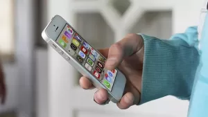 Better Mobile Internet Access ‘Increases Desire to Emigrate’