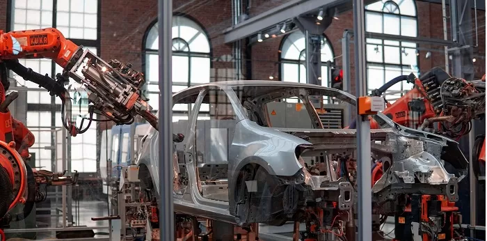 The Value of Cobots in the Manufacturing Process 61 Cobots