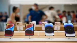 iPhone 14, iPhone 14 Pro, iPhone 14 Pro Max, Apple Watch Series 8, and New Apple Watch SE Arrive Worldwide