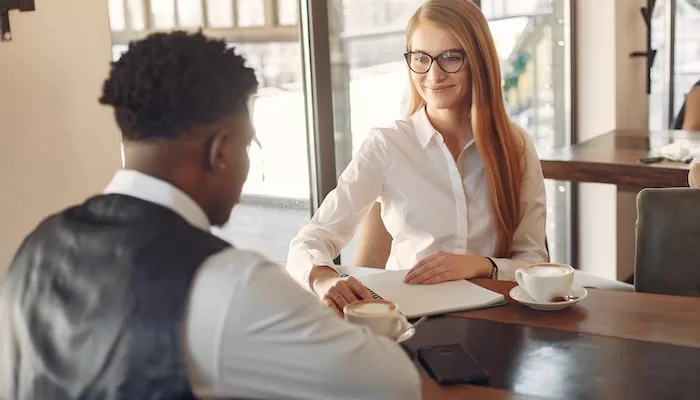 How Businesses Engage High-Value Consumers on LinkedIn 61 LinkedIn