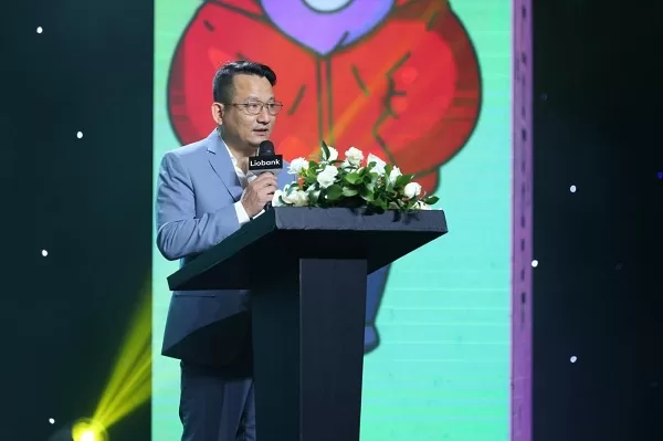 Mr. Nguyen Dinh Tung, General Director of OCB,gave a speech on the orientation and vision of Liobank development. Photo: OCB