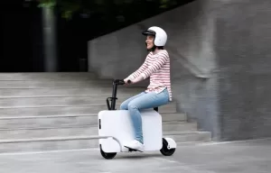 Fold and Go: Honda’s Innovative Motocompacto e-Scooter for Urbanites