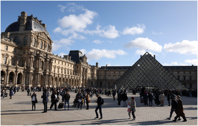 Paris' Louvre Museum to Increase Ticket Prices by 29% 