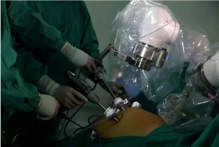 Magnetic Robot's Debut in Chilean Hospital | Surgery