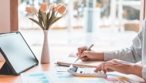 How to Overcome the Cons of Using Technology in Your Business
