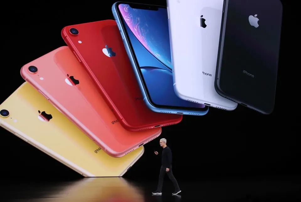 Apple Surpasses Samsung to Become World's Leading Smartphone Manufacturer