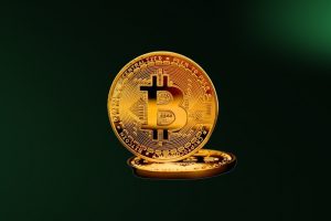 FBS Analysts Foresee Downturn for Bitcoin as Federal Reserve Signals Key Rate Cut
