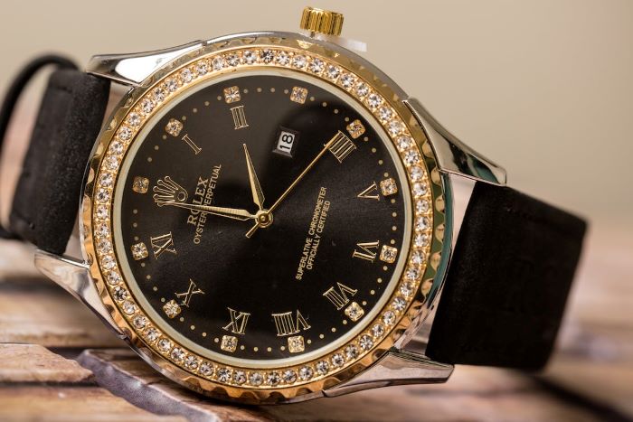 Navigating the Digital Marketplace for Luxury Timepieces