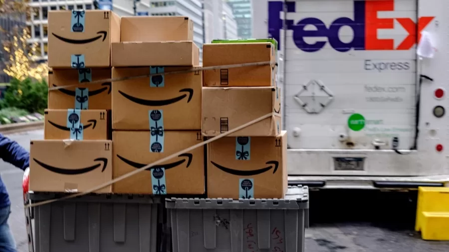 Amazon Switches Gears: FedEx Steps In as UPS Bows Out 61 FedEx