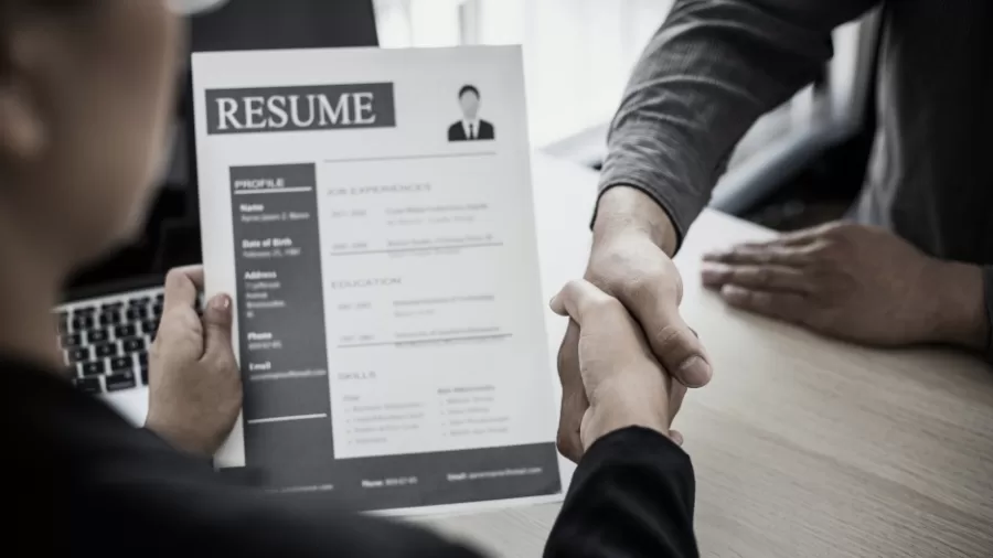 Job Hunting in 2025: LinkedIn’s AI Knows More About You Than You Think