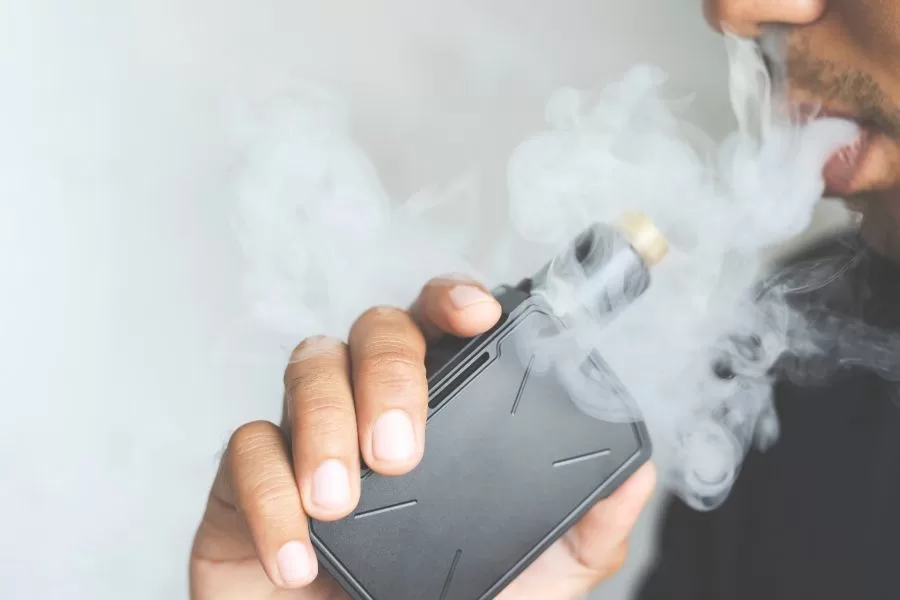 Vaping’s Health Risks: Why Quit and Top 5 Brands to Help 61 Vaping